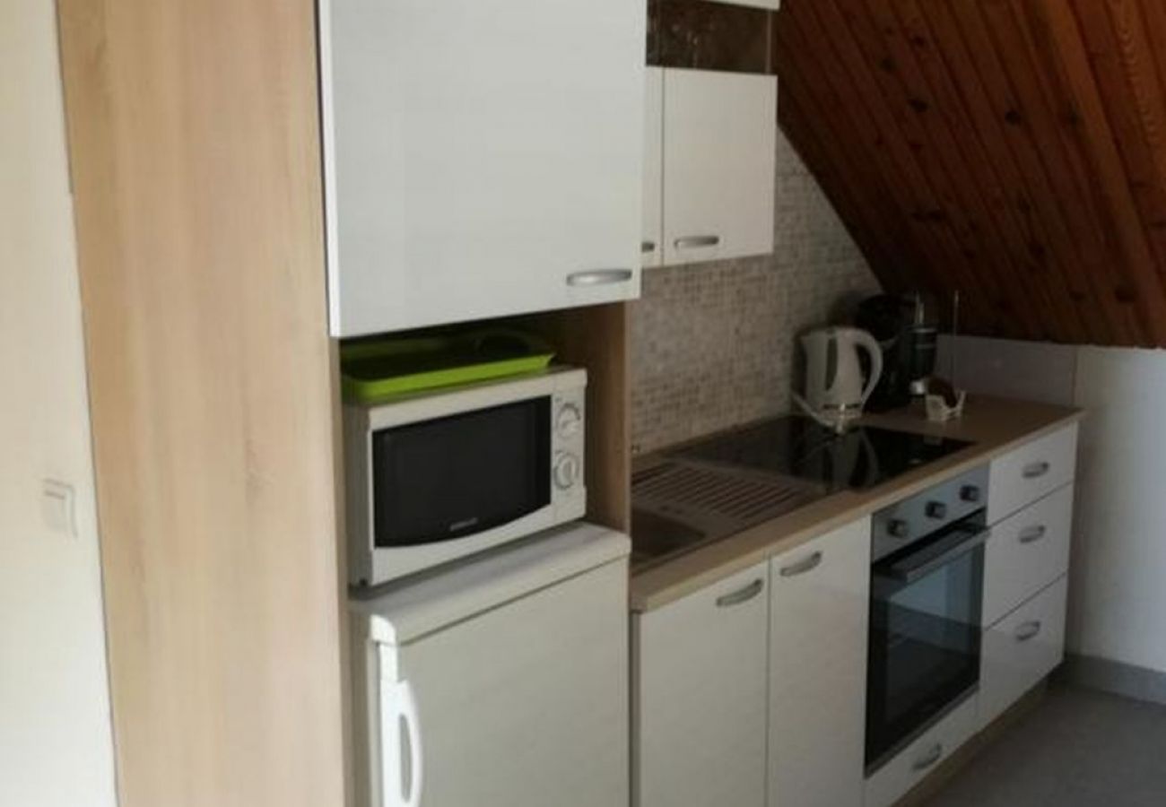 Appartement à Kaštel Kambelovac - Appartement dans Kaštel Kambelovac avec vue mer, Balcon, Climatisation, WIFI (4483-1)