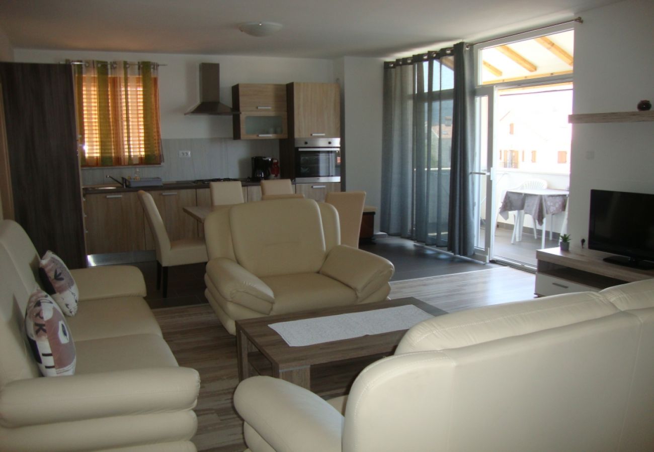 Appartement à Cres - Appartement dans Cres avec Balcon, Climatisation, WIFI, Machine à laver (4496-1)