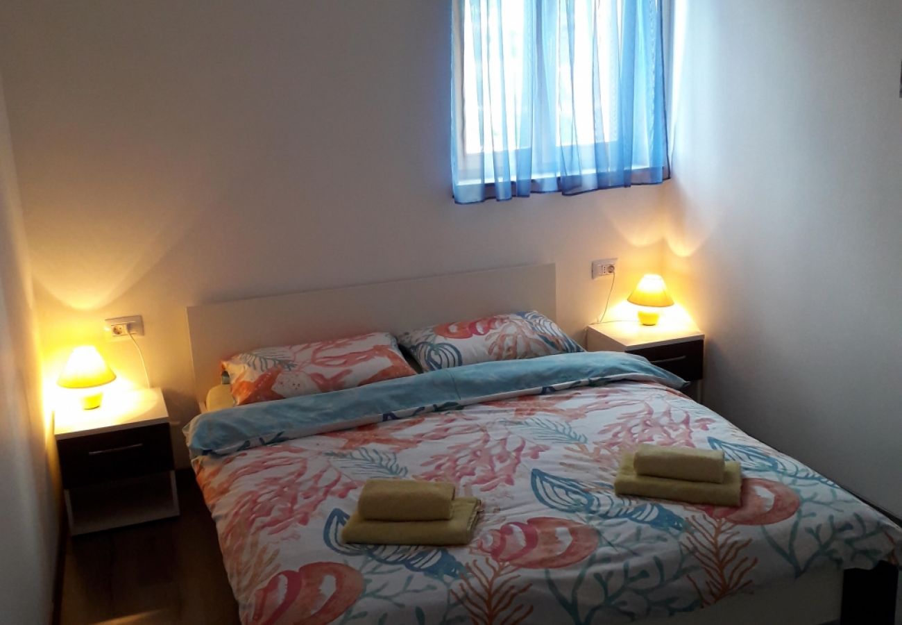 Appartement à Cres - Appartement dans Cres avec Balcon, Climatisation, WIFI, Machine à laver (4496-1)