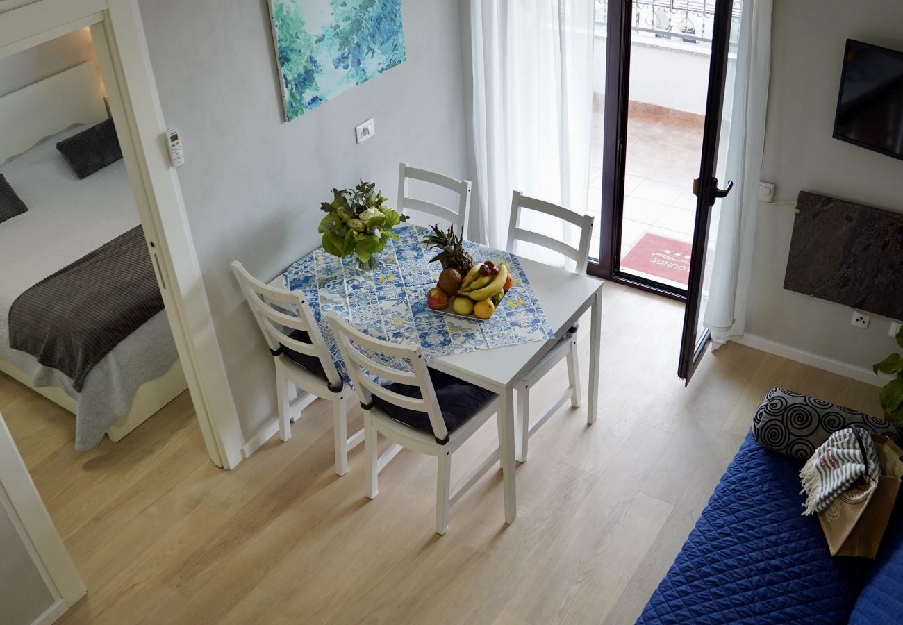 Appartement à Rovinj - Appartement dans Rovinj avec terrasse, Climatisation, WIFI, Machine à laver (3652-3)