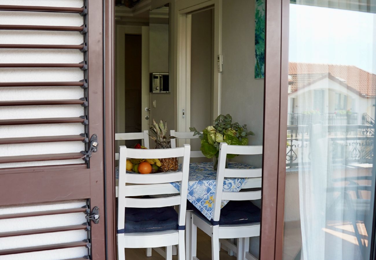 Appartement à Rovinj - Appartement dans Rovinj avec terrasse, Climatisation, WIFI, Machine à laver (3652-3)