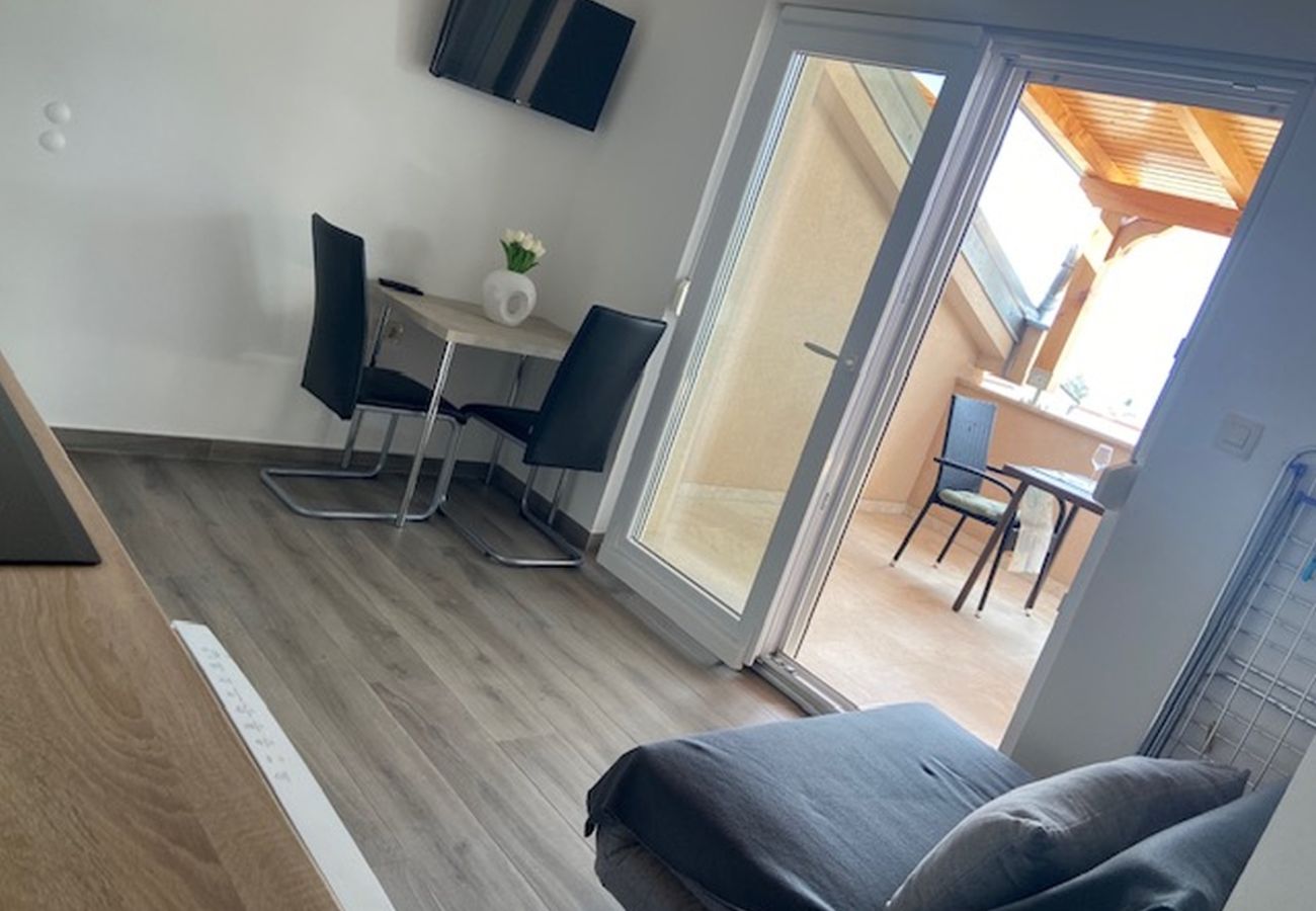 Appartement à Punat - Appartement dans Punat avec vue mer, terrasse, Climatisation, WIFI (4534-2)