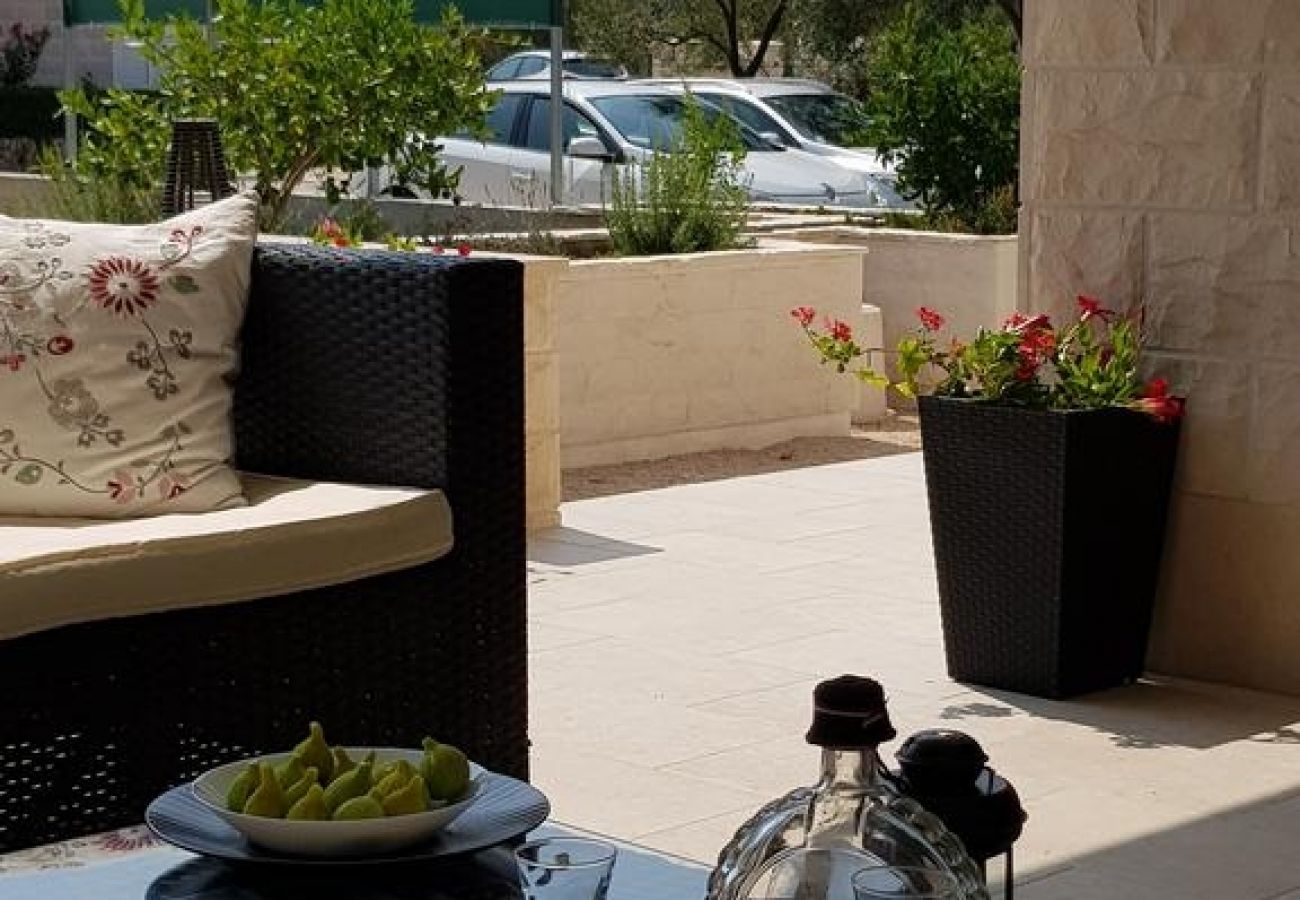 Maison à Mali Ston - Maison de vacances dans Ston avec terrasse, Climatisation, WIFI, Machine à laver (4542-1)