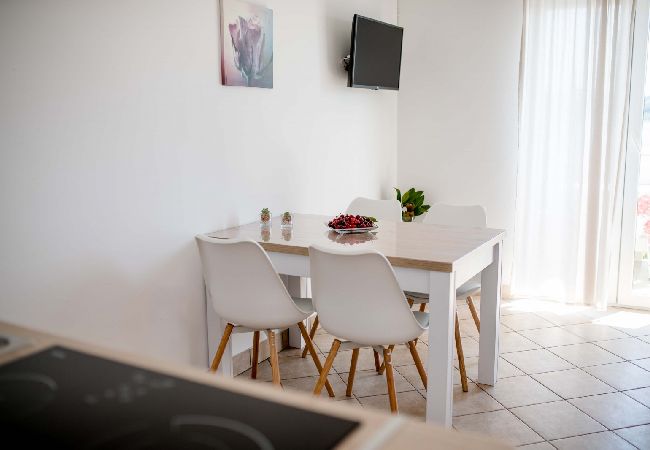 Appartement à Supetarska Draga - Appartement dans Supetarska Draga avec vue mer, Balcon, Climatisation, WIFI (4551-1) Appartement à Supetarska Draga - Appartement dans Supetarska Draga avec vue mer, Balcon, Climatisation, WIFI (4551-1)