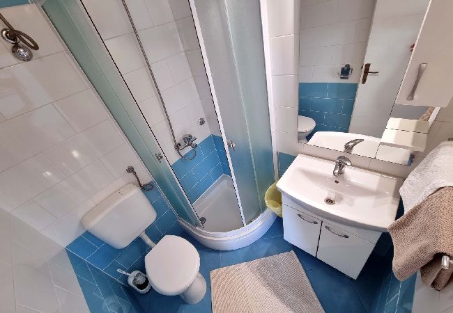 Appartement à Supetarska Draga - Appartement dans Supetarska Draga avec vue mer, terrasse, Climatisation, WIFI (4551-3) Appartement à Supetarska Draga - Appartement dans Supetarska Draga avec vue mer, terrasse, Climatisation, WIFI (4551-3)