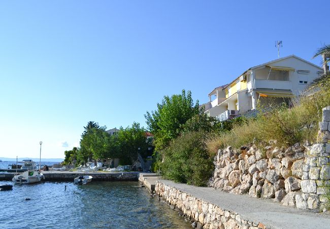 Appartement à Supetarska Draga - Appartement dans Supetarska Draga avec vue mer, terrasse, Climatisation, WIFI (4551-3) Appartement à Supetarska Draga - Appartement dans Supetarska Draga avec vue mer, terrasse, Climatisation, WIFI (4551-3)