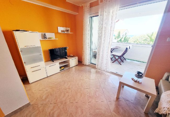 Appartement à Supetarska Draga - Appartement dans Supetarska Draga avec vue mer, terrasse, Climatisation, WIFI (4551-2) Appartement à Supetarska Draga - Appartement dans Supetarska Draga avec vue mer, terrasse, Climatisation, WIFI (4551-2)