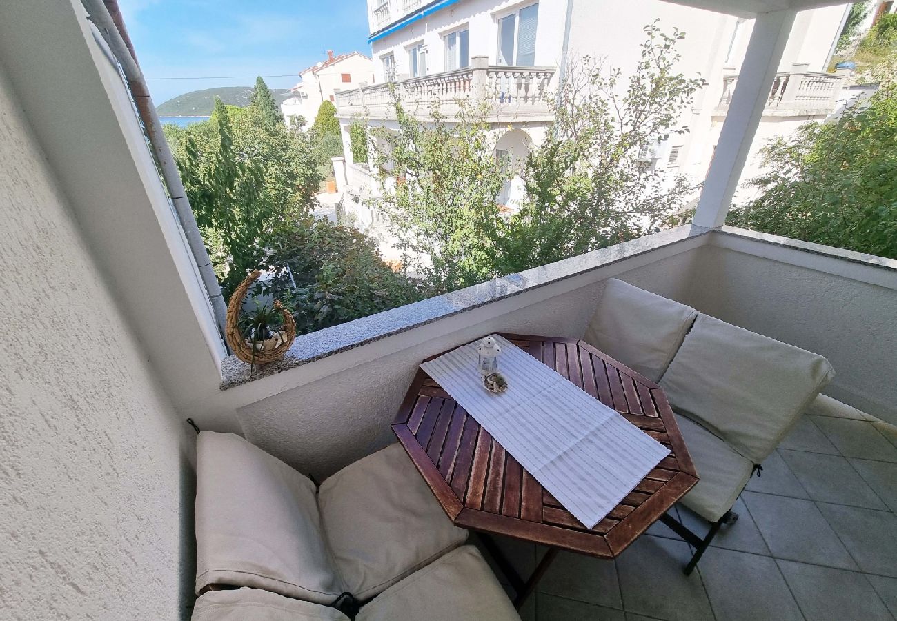 Appartement à Supetarska Draga - Appartement dans Supetarska Draga avec vue mer, terrasse, Climatisation, WIFI (4551-2)