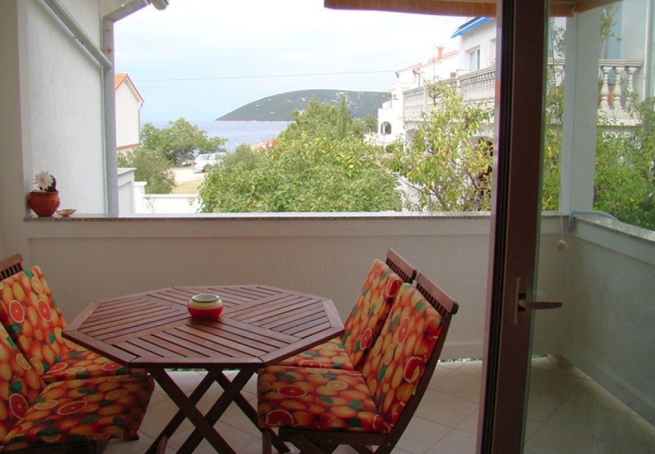 Appartement à Supetarska Draga - Appartement dans Supetarska Draga avec vue mer, terrasse, Climatisation, WIFI (4551-2)