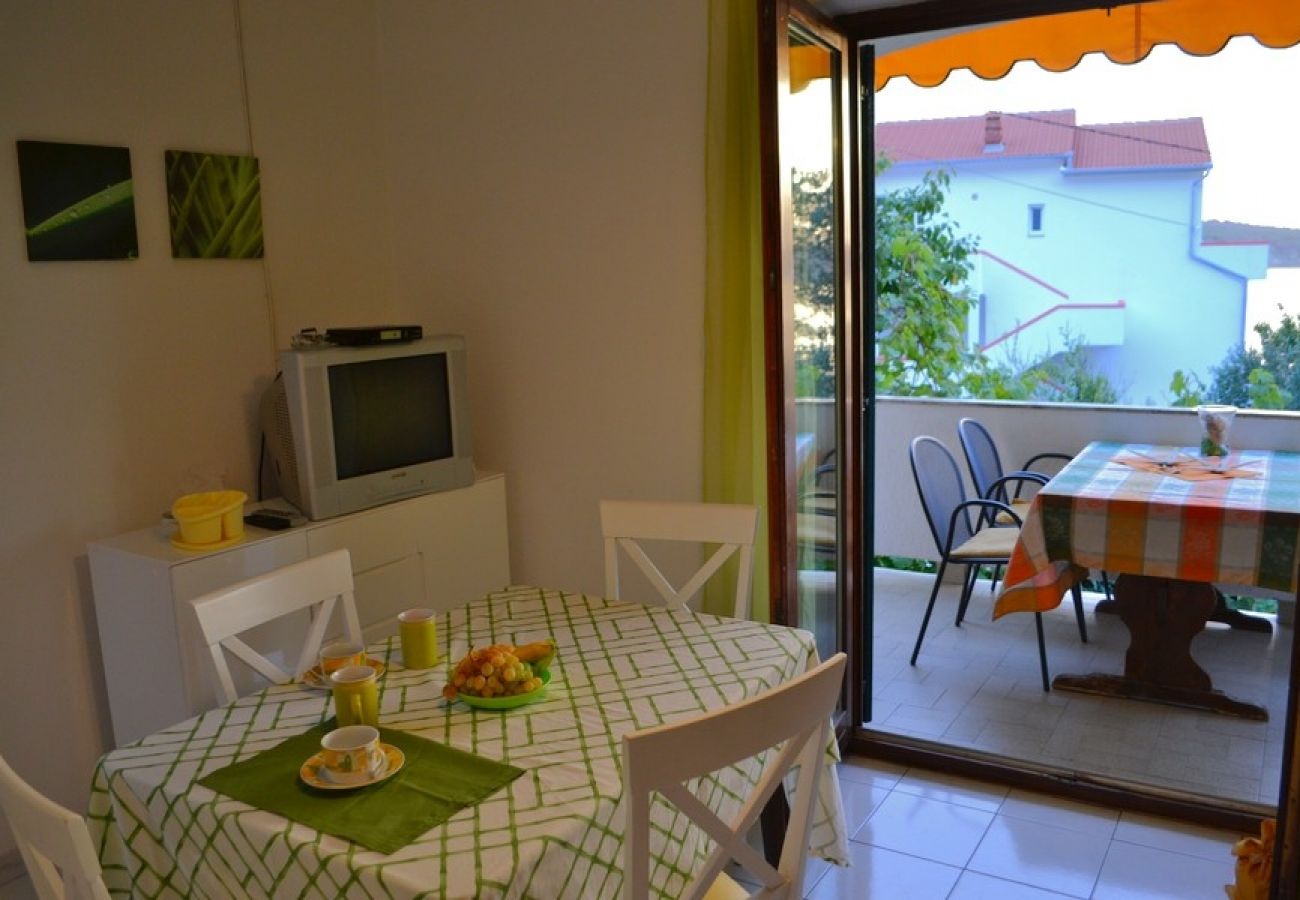 Appartement à Supetarska Draga - Appartement dans Supetarska Draga avec vue mer, terrasse, Climatisation, WIFI (4552-8)