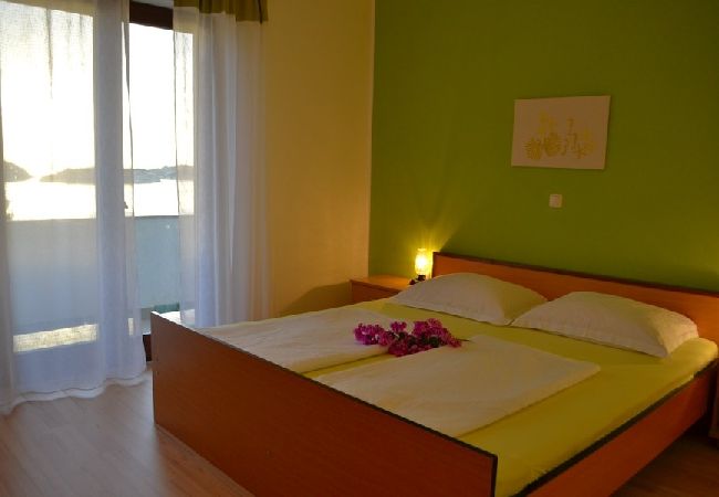 Appartement à Supetarska Draga - Appartement dans Supetarska Draga avec vue mer, terrasse, Climatisation, WIFI (4552-9) Appartement à Supetarska Draga - Appartement dans Supetarska Draga avec vue mer, terrasse, Climatisation, WIFI (4552-9)