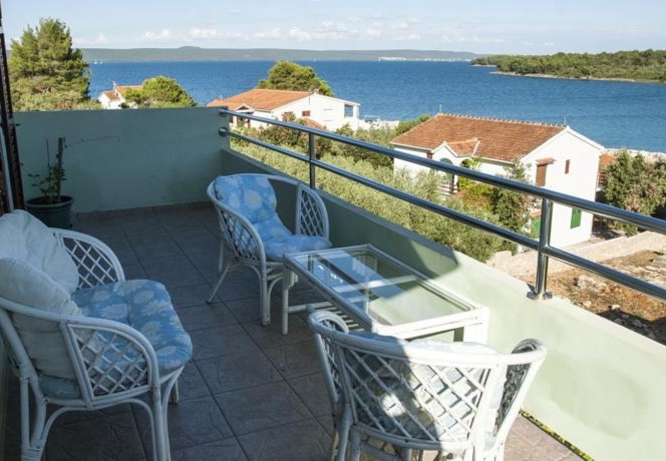 Appartement à Ždrelac - Appartement dans Ždrelac avec vue mer, loggia, Climatisation, WIFI (4565-1)