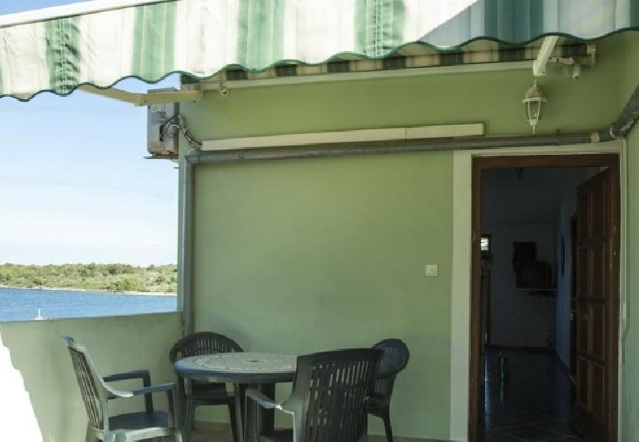 Appartement à Ždrelac - Appartement dans Ždrelac avec vue mer, loggia, Climatisation, WIFI (4565-1)