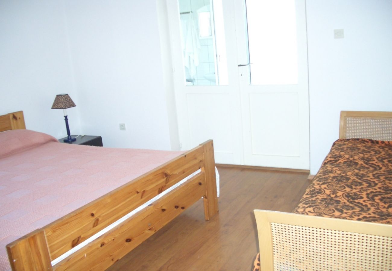 Appartement à Kukljica - Appartement dans Kukljica avec vue mer, terrasse, Climatisation, WIFI (4567-1)