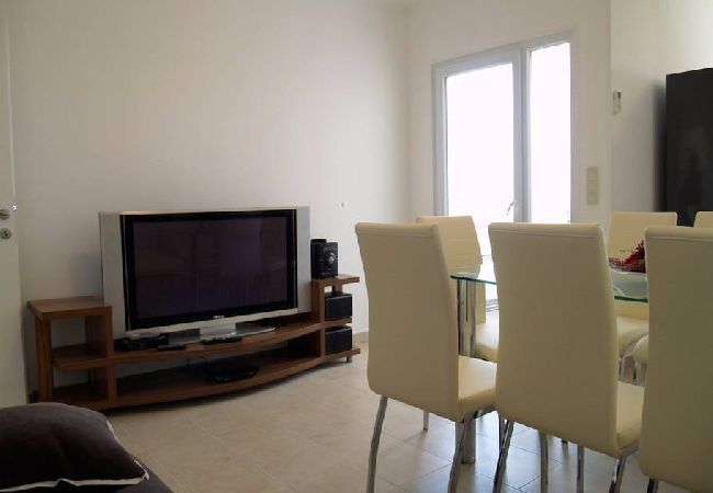 Appartement à Preko - Appartement de vacances à Preko avec terrasse, climatisation, Wi-Fi, lave-linge (4568-2) Appartement à Preko - Appartement de vacances à Preko avec terrasse, climatisation, Wi-Fi, lave-linge (4568-2)