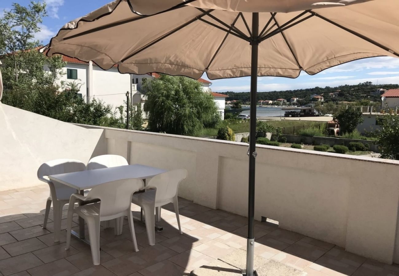 Appartement à Lopar - Appartement dans Lopar avec vue mer, terrasse, Climatisation, WIFI (4607-1)