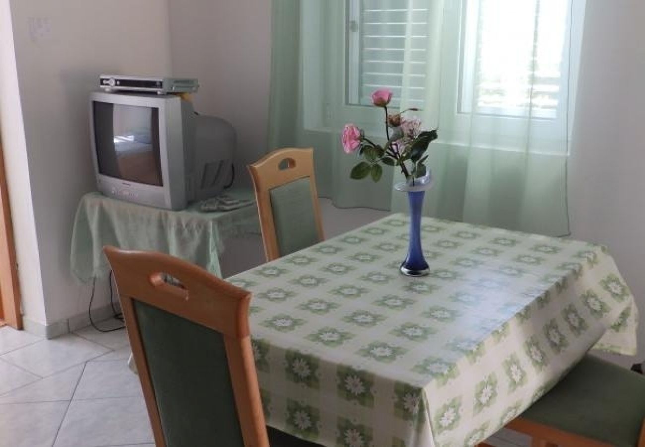 Appartement à Kampor - Appartement dans Kampor avec vue mer, terrasse, Climatisation, WIFI (4610-4)