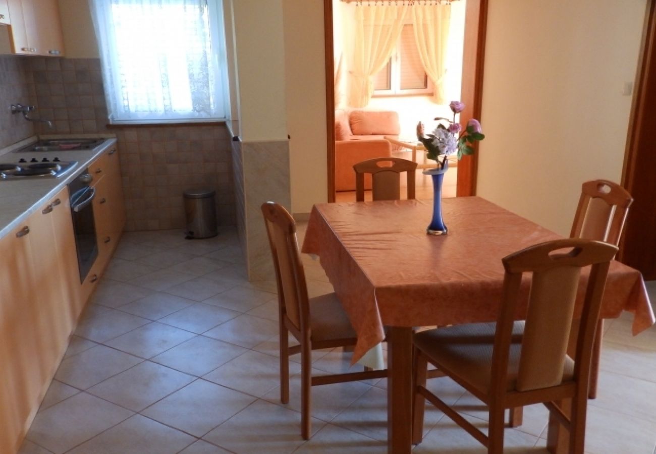 Appartement à Kampor - Appartement dans Kampor avec vue mer, terrasse, Climatisation, WIFI (4610-5)