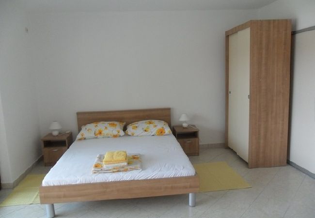 Appartement à Palit - Appartement dans Palit avec vue mer, terrasse, WIFI (4606-4) Appartement à Palit - Appartement dans Palit avec vue mer, terrasse, WIFI (4606-4)