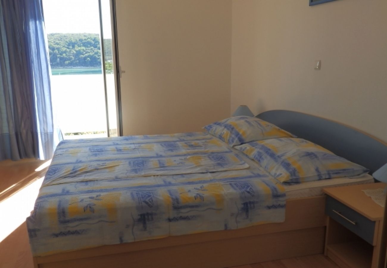 Appartement à Kampor - Appartement dans Kampor avec vue mer, terrasse, Climatisation, WIFI (4610-3)