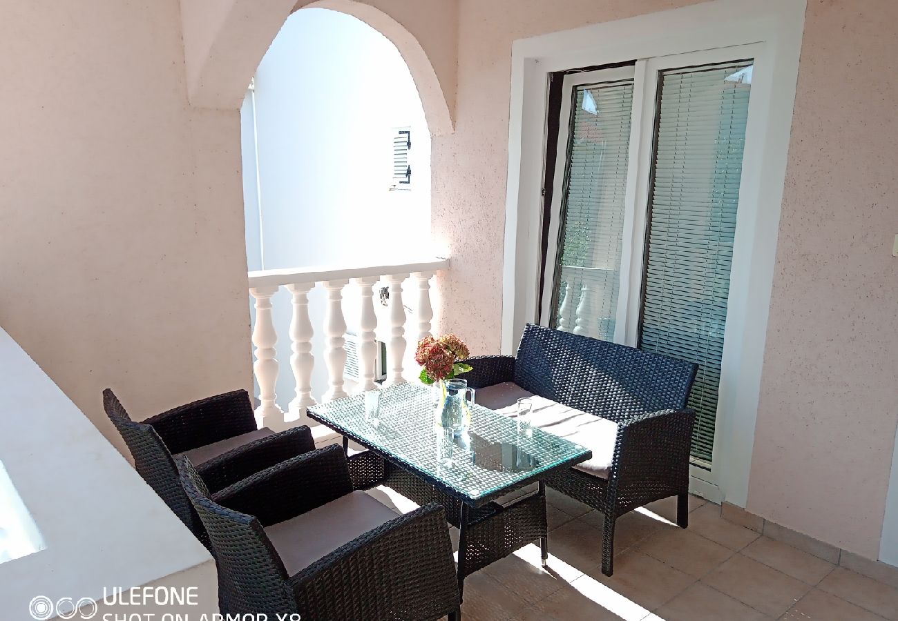 Appartement à Lopar - Appartement dans Lopar avec terrasse, Climatisation, WIFI (4620-1)