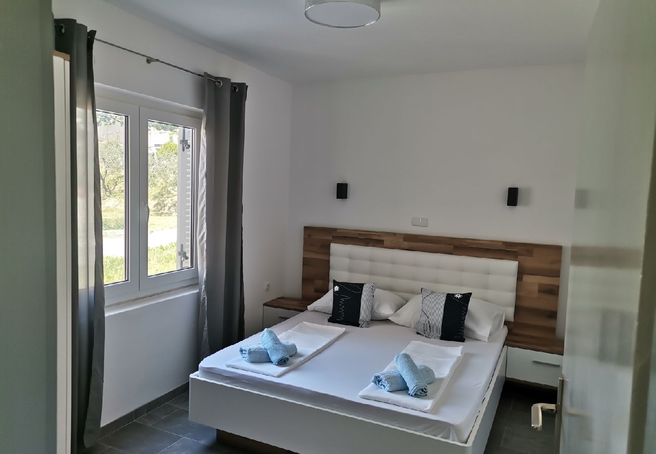 Appartement à Lopar - Appartement dans Lopar avec terrasse, Climatisation, WIFI (4620-1)