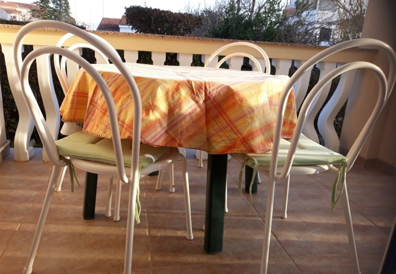 Appartement à Lopar - Appartement dans Lopar avec terrasse, Climatisation, WIFI, Machine à laver (4619-1)