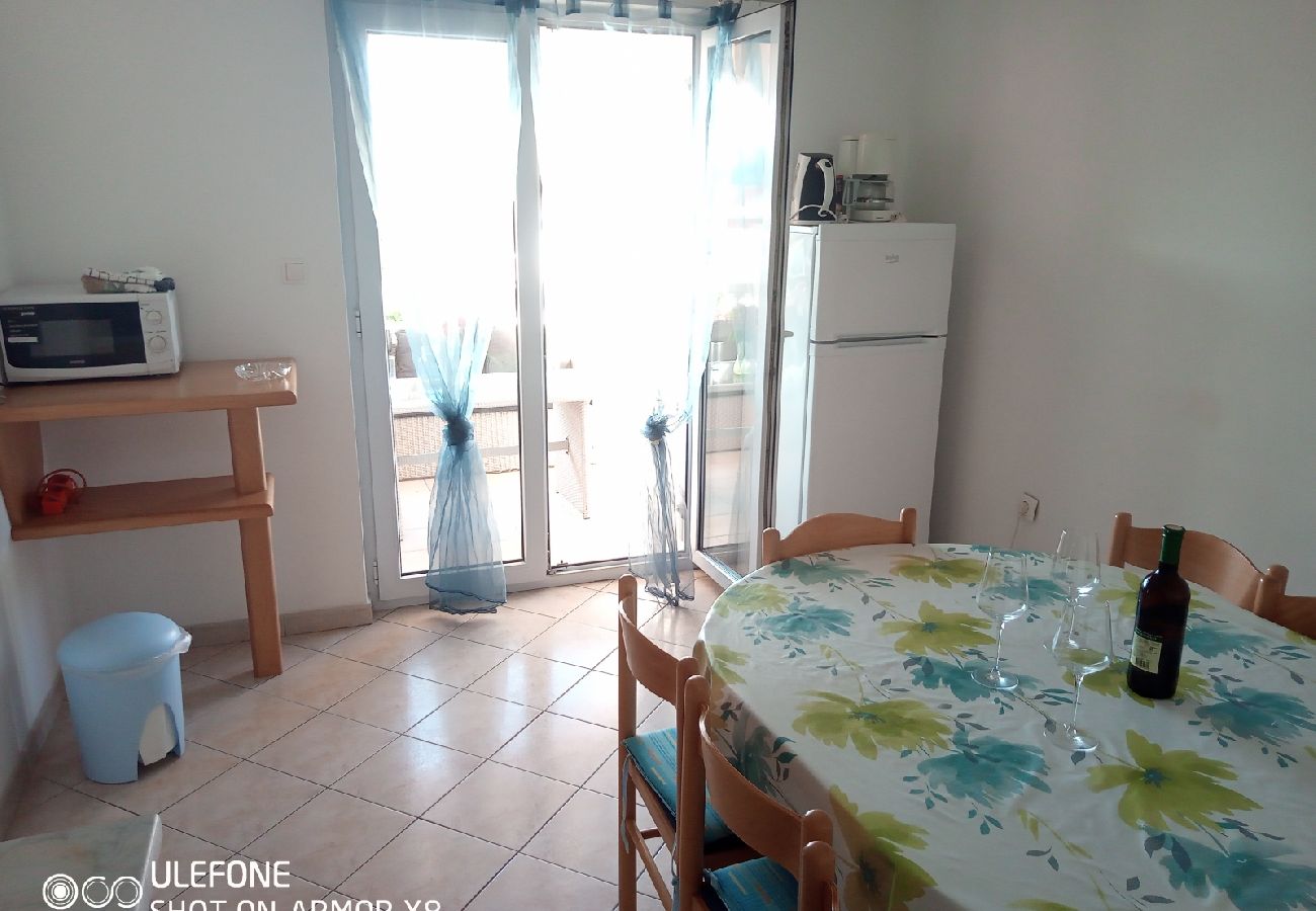 Appartement à Lopar - Appartement dans Lopar avec terrasse, Climatisation, WIFI (4620-4)