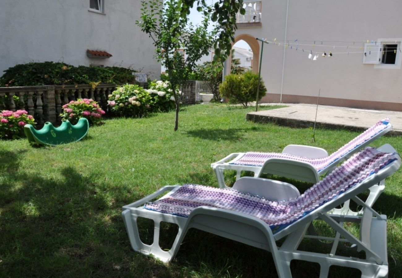 Appartement à Lopar - Appartement dans Lopar avec terrasse, Climatisation, WIFI (4620-4)