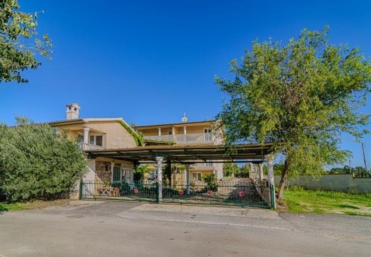 Appartement à Medulin - Appartement dans Medulin avec terrasse, Climatisation, WIFI, Machine à laver (4634-5)