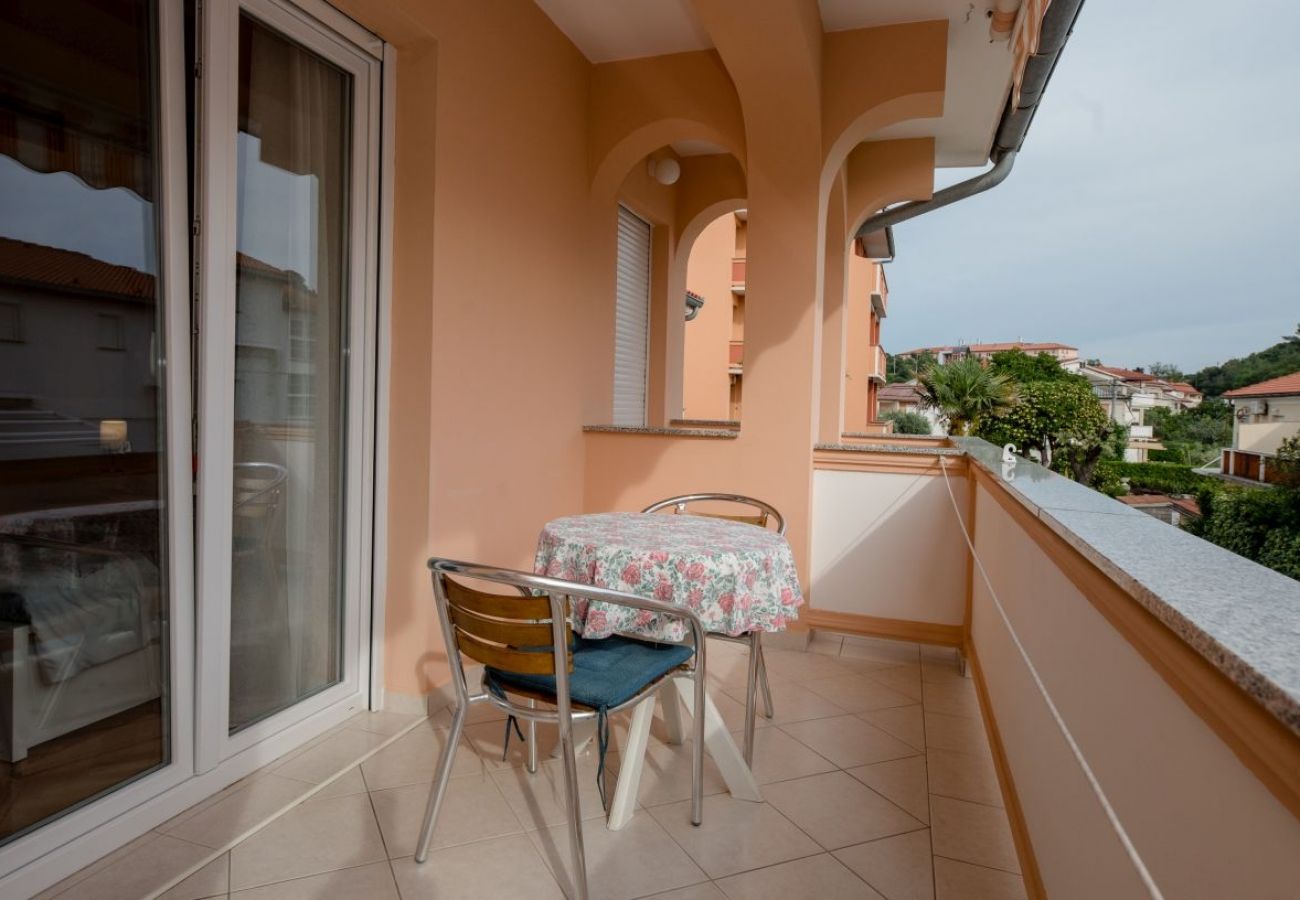 Appartement à Palit - Appartement dans Palit avec Balcon, Climatisation, WIFI, Lave-vaisselle (820-8)