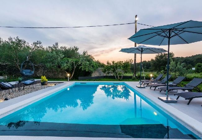 Maison à Ždrelac - Maison de vacances dans Ždrelac avec vue mer, terrasse, Climatisation, WIFI (4652-1) Maison à Ždrelac - Maison de vacances dans Ždrelac avec vue mer, terrasse, Climatisation, WIFI (4652-1)