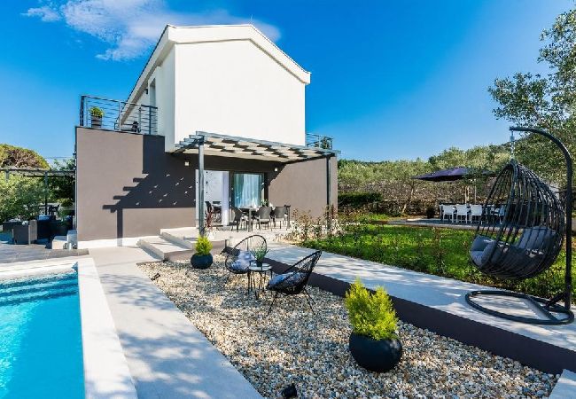 Maison à Ždrelac - Maison de vacances dans Ždrelac avec vue mer, terrasse, Climatisation, WIFI (4652-1) Maison à Ždrelac - Maison de vacances dans Ždrelac avec vue mer, terrasse, Climatisation, WIFI (4652-1)