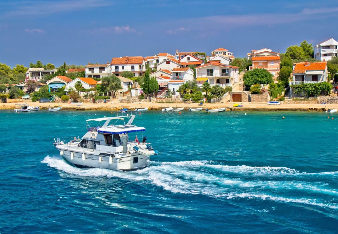 Maison à Ždrelac - Maison de vacances dans Ždrelac avec vue mer, terrasse, Climatisation, WIFI (4652-1)