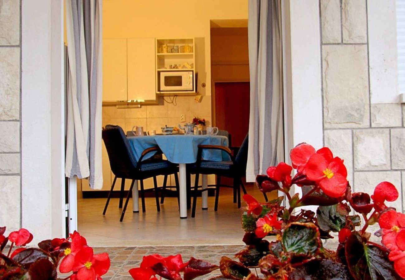 Appartement à Trogir - Appartement dans Trogir avec vue mer, terrasse, Climatisation, WIFI (4655-1)