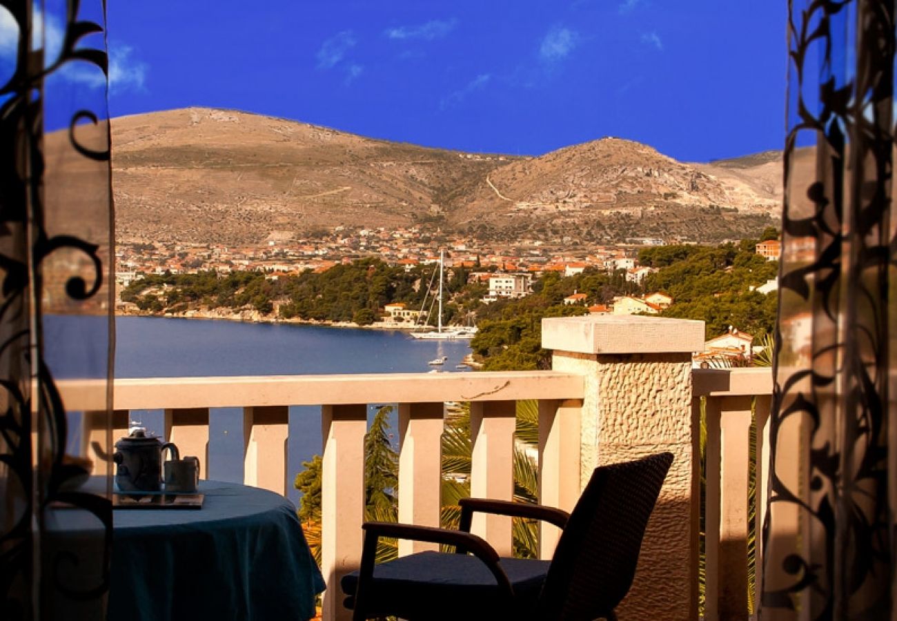 Appartement à Trogir - Appartement dans Trogir avec vue mer, terrasse, Climatisation, WIFI (4655-2)