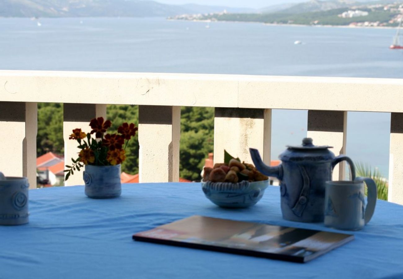 Appartement à Trogir - Appartement dans Trogir avec vue mer, terrasse, Climatisation, WIFI (4655-2)