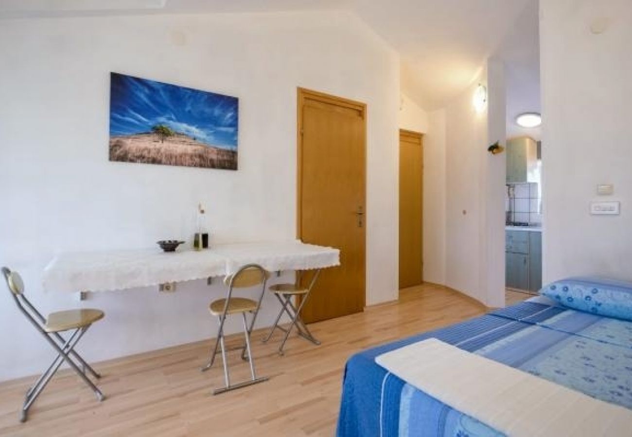 Appartement à Luka - Ferienwohnung in Luka mit Meerblick, Terrasse, Klimaanlage, W-LAN (4659-2)