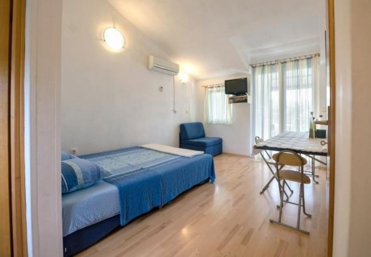 Appartement à Luka - Ferienwohnung in Luka mit Meerblick, Terrasse, Klimaanlage, W-LAN (4659-2)