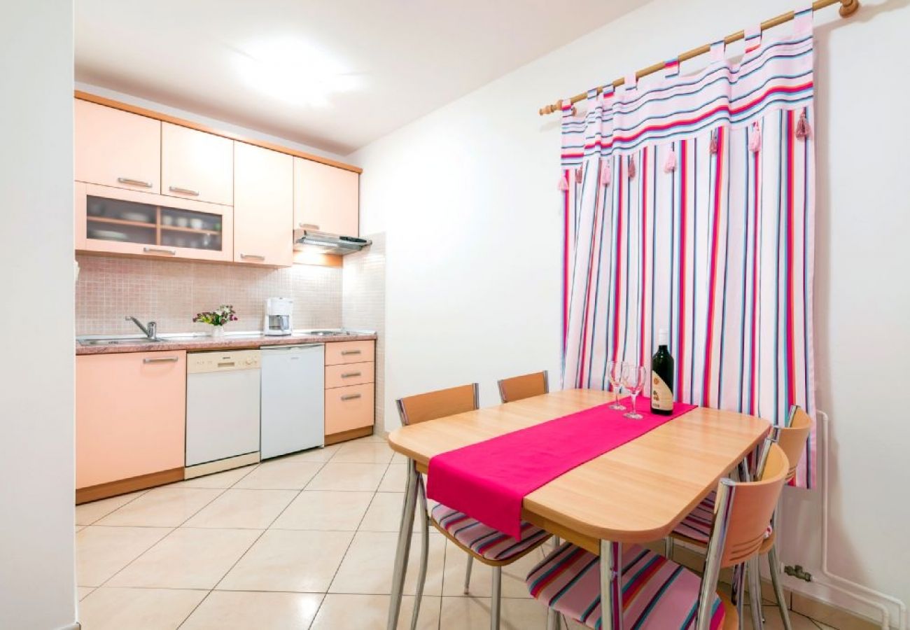 Appartement à Bol - Appartement dans Bol avec vue mer, Balcon, Climatisation, WIFI (5217-8)