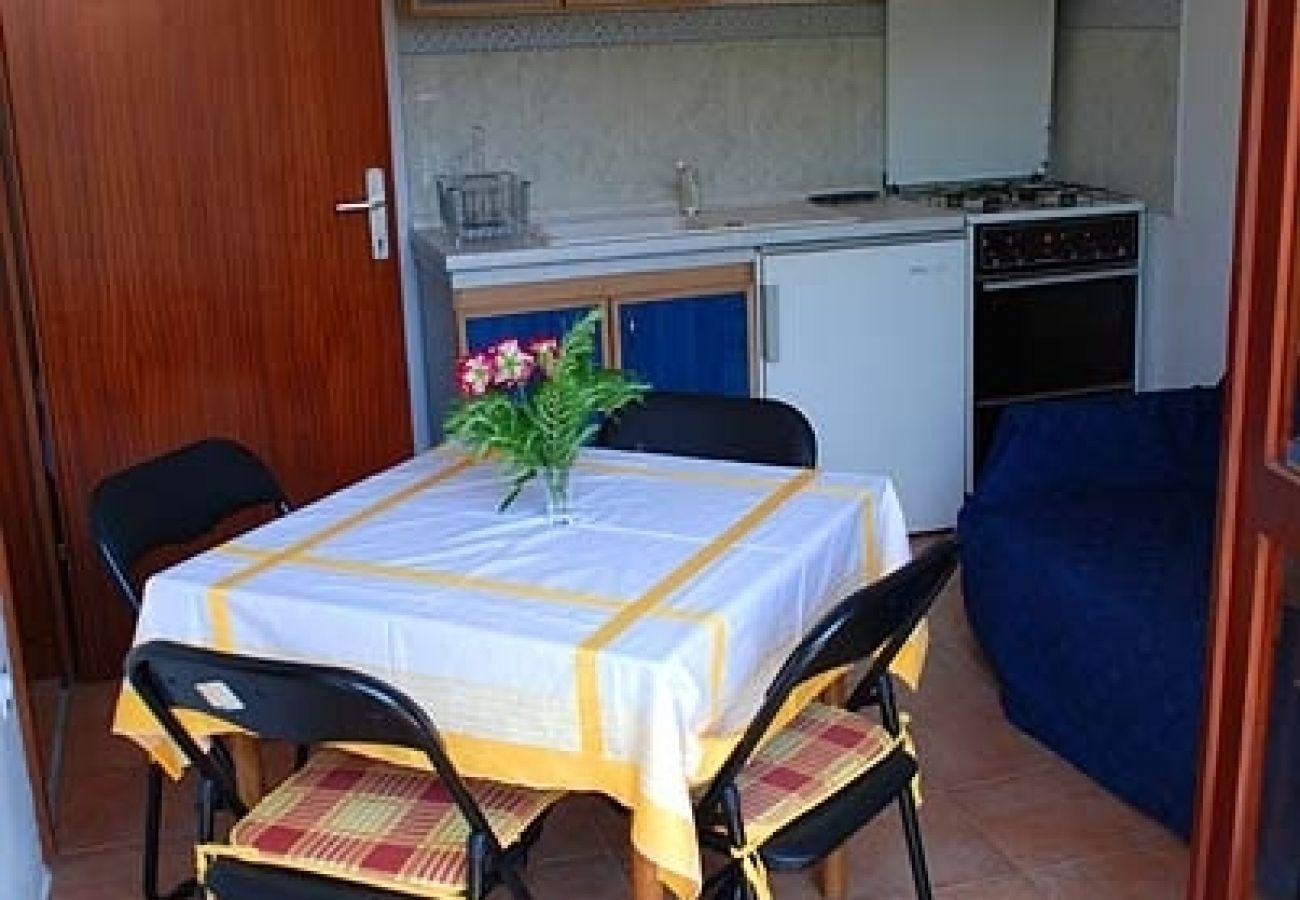 Appartement à Nevidane - Appartement dans Neviđane avec vue mer, Balcon, Climatisation, WIFI (4663-3)