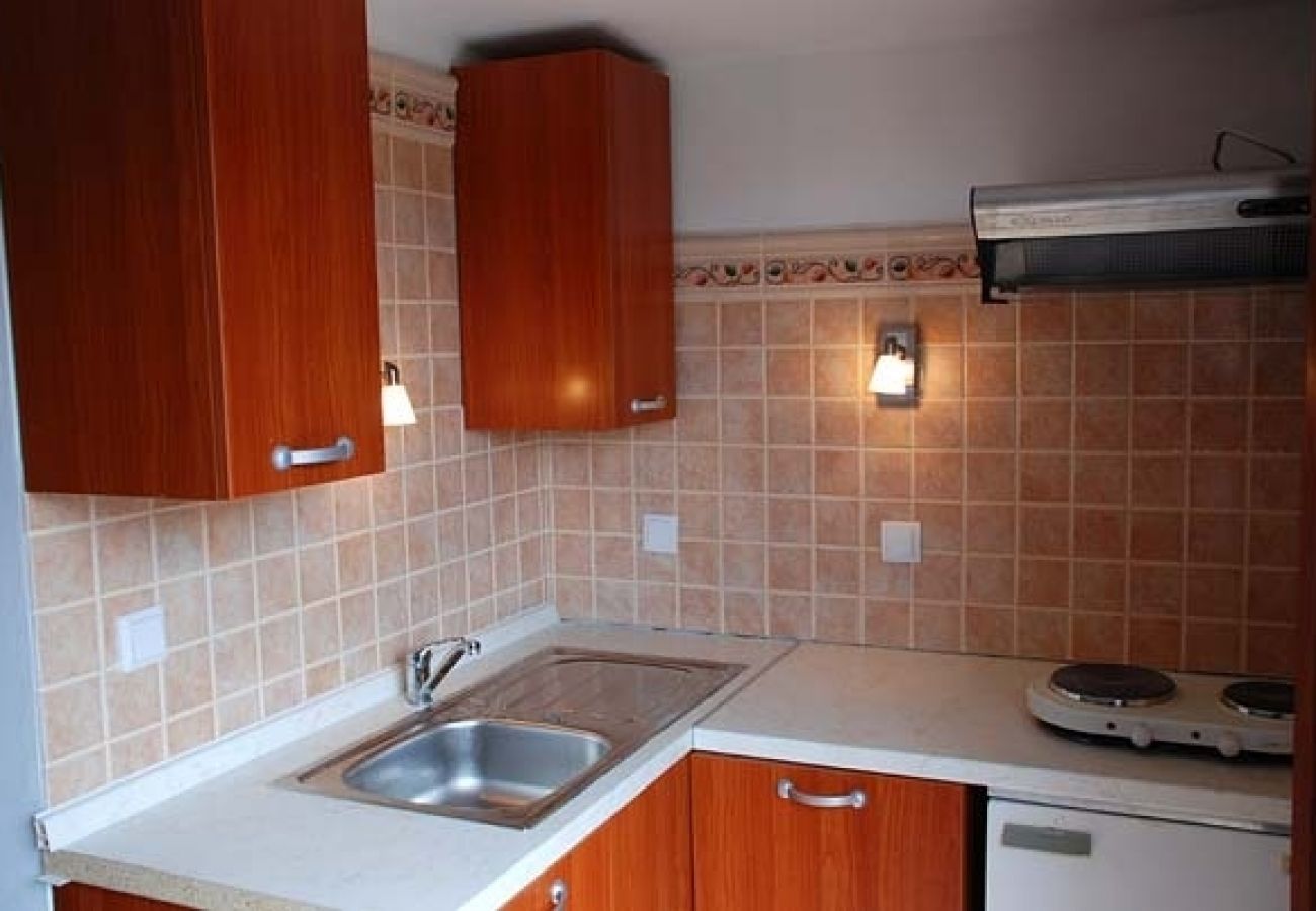 Appartement à Nevidane - Appartement dans Neviđane avec vue mer, Balcon, Climatisation, WIFI (4663-4)