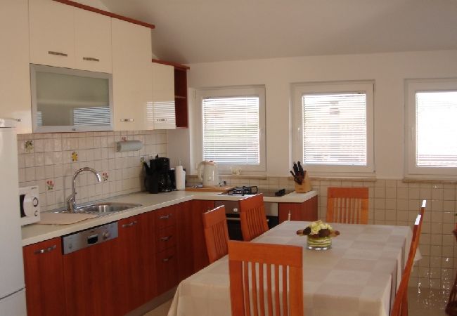 Maison à Betina - Maison de vacances dans Betina avec vue mer, terrasse, Climatisation, WIFI (4671-1) Maison à Betina - Maison de vacances dans Betina avec vue mer, terrasse, Climatisation, WIFI (4671-1)