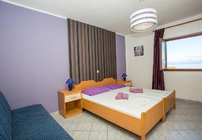 Appartement à Njivice - Appartement dans Njivice avec vue mer, Balcon, Climatisation, WIFI (4687-1) Appartement à Njivice - Appartement dans Njivice avec vue mer, Balcon, Climatisation, WIFI (4687-1)