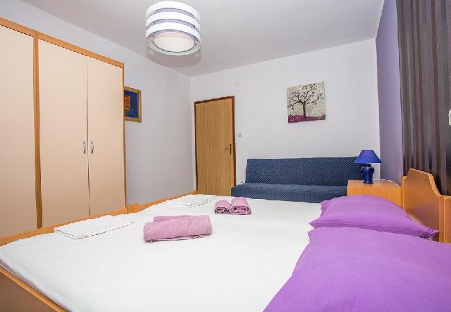 Appartement à Njivice - Appartement dans Njivice avec vue mer, Balcon, Climatisation, WIFI (4687-1) Appartement à Njivice - Appartement dans Njivice avec vue mer, Balcon, Climatisation, WIFI (4687-1)