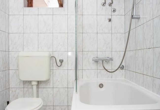 Appartement à Njivice - Appartement dans Njivice avec vue mer, Balcon, Climatisation, WIFI (4687-1) Appartement à Njivice - Appartement dans Njivice avec vue mer, Balcon, Climatisation, WIFI (4687-1)