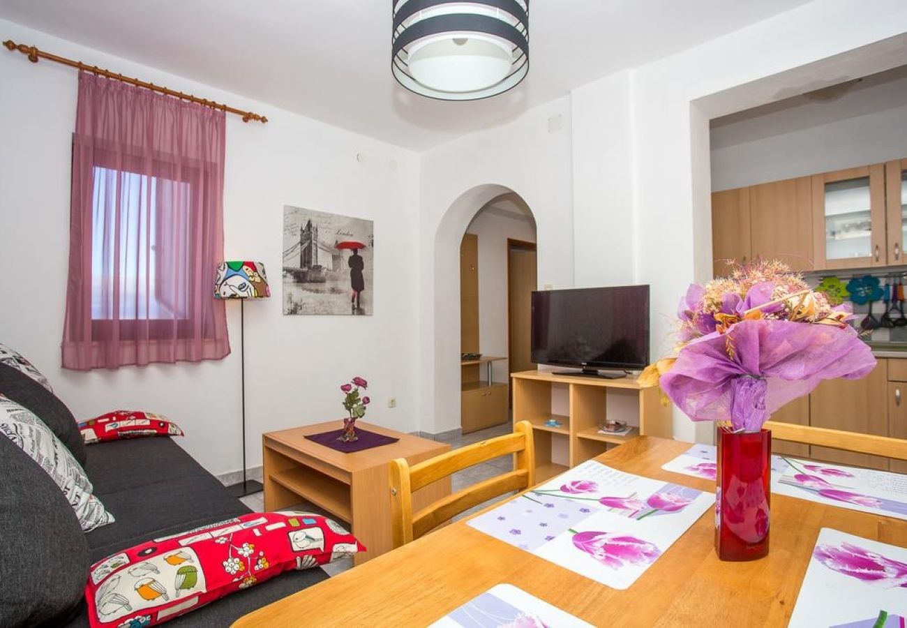 Appartement à Njivice - Appartement dans Njivice avec vue mer, Balcon, Climatisation, WIFI (4687-1)