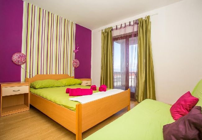 Appartement à Njivice - Appartement dans Njivice avec vue mer, Balcon, Climatisation, WIFI (4687-2) Appartement à Njivice - Appartement dans Njivice avec vue mer, Balcon, Climatisation, WIFI (4687-2)