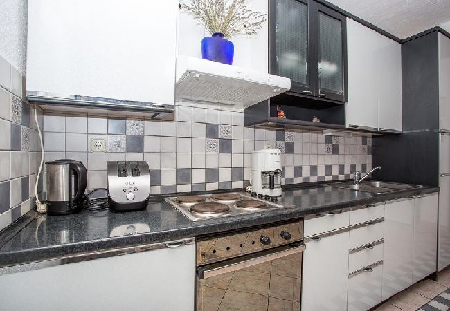 Appartement à Njivice - Appartement dans Njivice avec vue mer, Balcon, Climatisation, WIFI (4687-2) Appartement à Njivice - Appartement dans Njivice avec vue mer, Balcon, Climatisation, WIFI (4687-2)