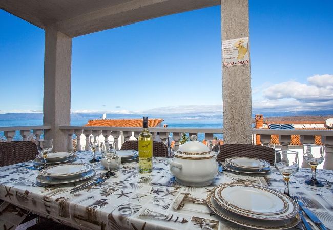 Appartement à Njivice - Appartement dans Njivice avec vue mer, Balcon, Climatisation, WIFI (4687-2) Appartement à Njivice - Appartement dans Njivice avec vue mer, Balcon, Climatisation, WIFI (4687-2)